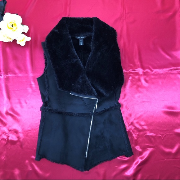 ⭐️NEW⭐️White House Black Market (WHBM) Black Faux Suede Vest - Picture 4 of 10